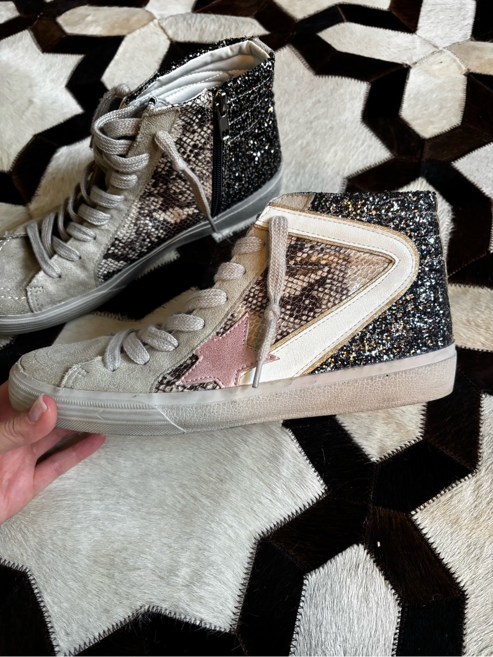 ShuShop Beige Snake-Print High-Top Sneakers with Pink Star & Black Glitter